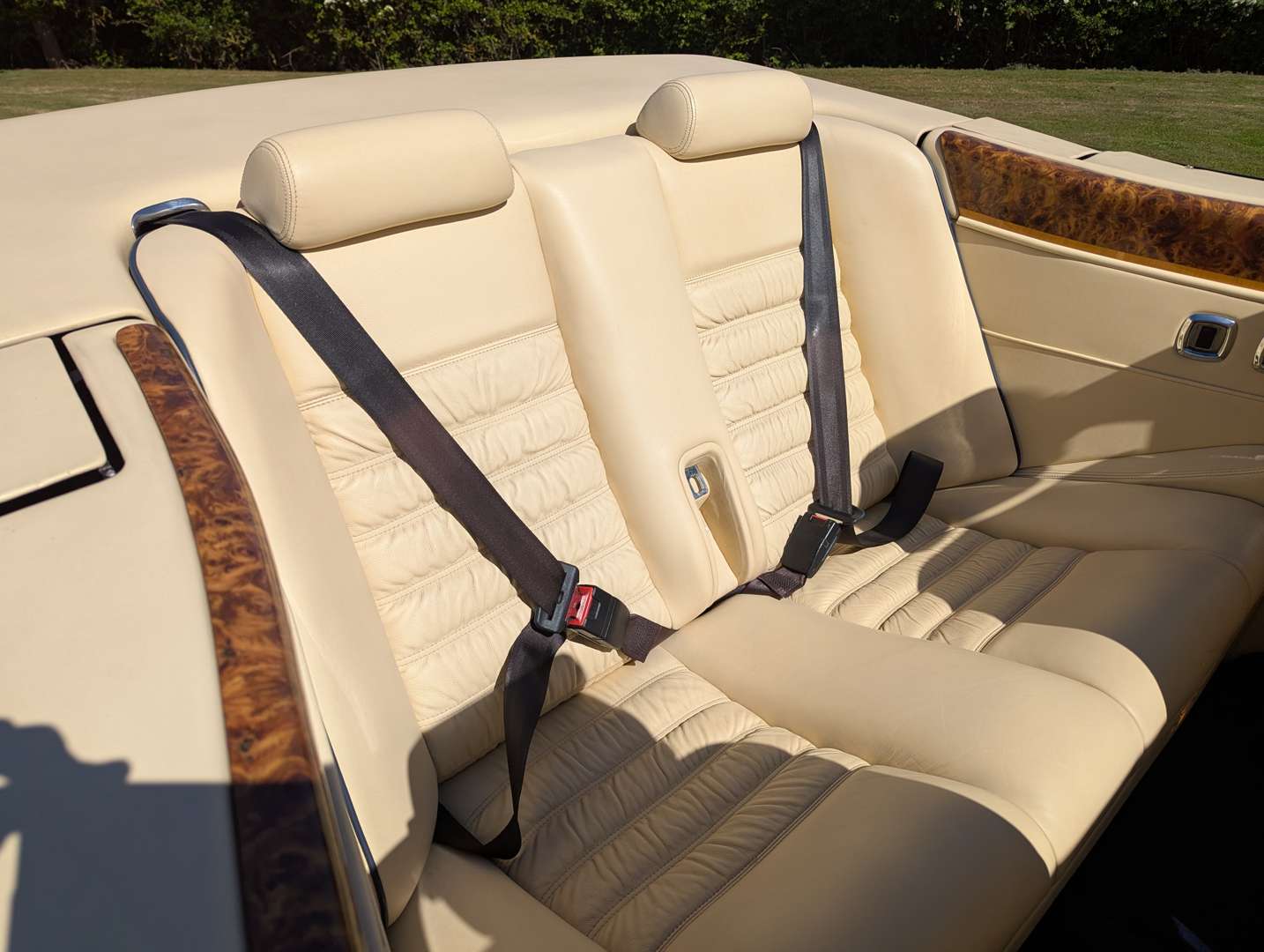 <p>1997 BENTLEY AZURE AUTO</p>