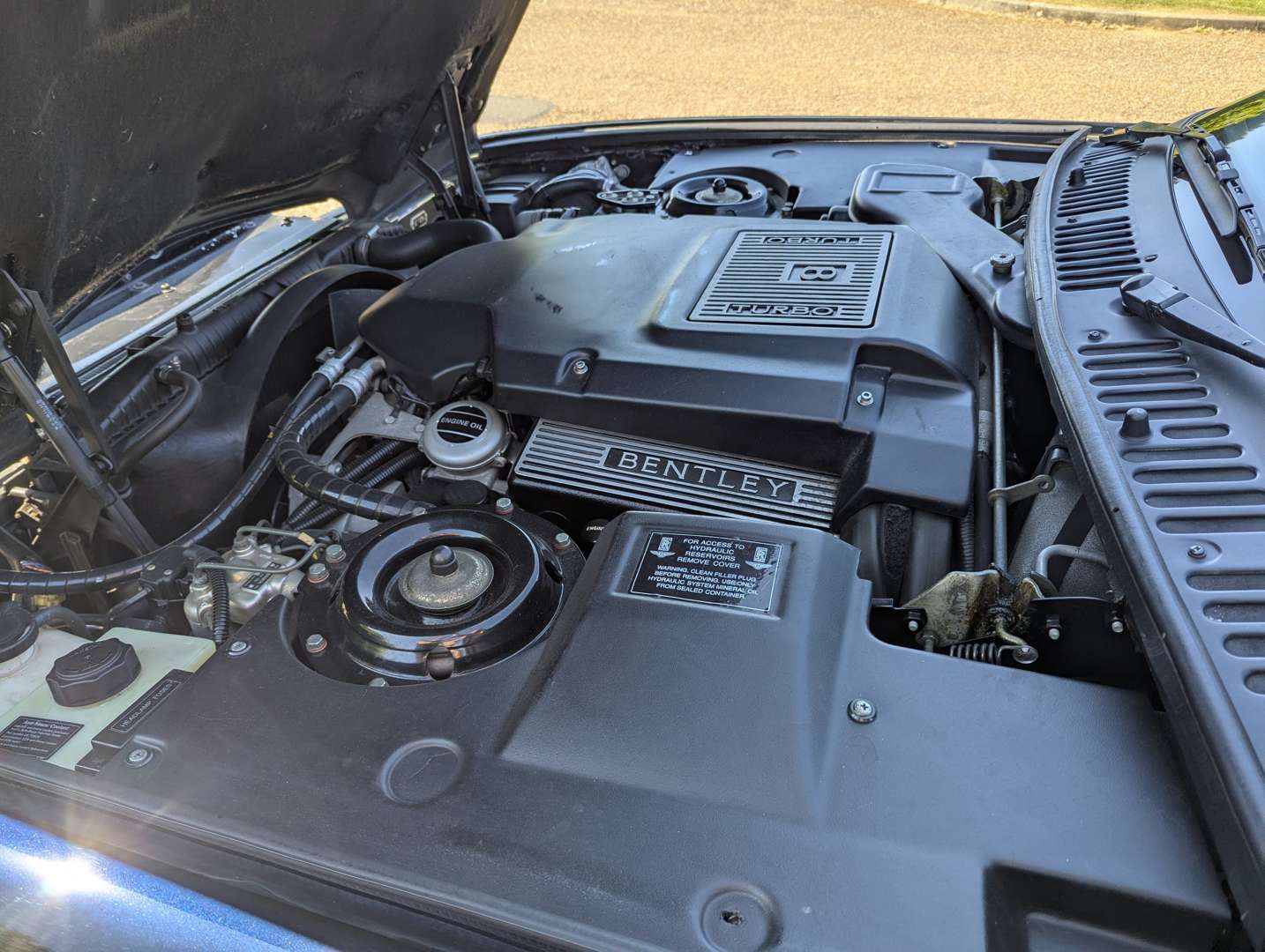 <p>1997 BENTLEY AZURE AUTO</p>