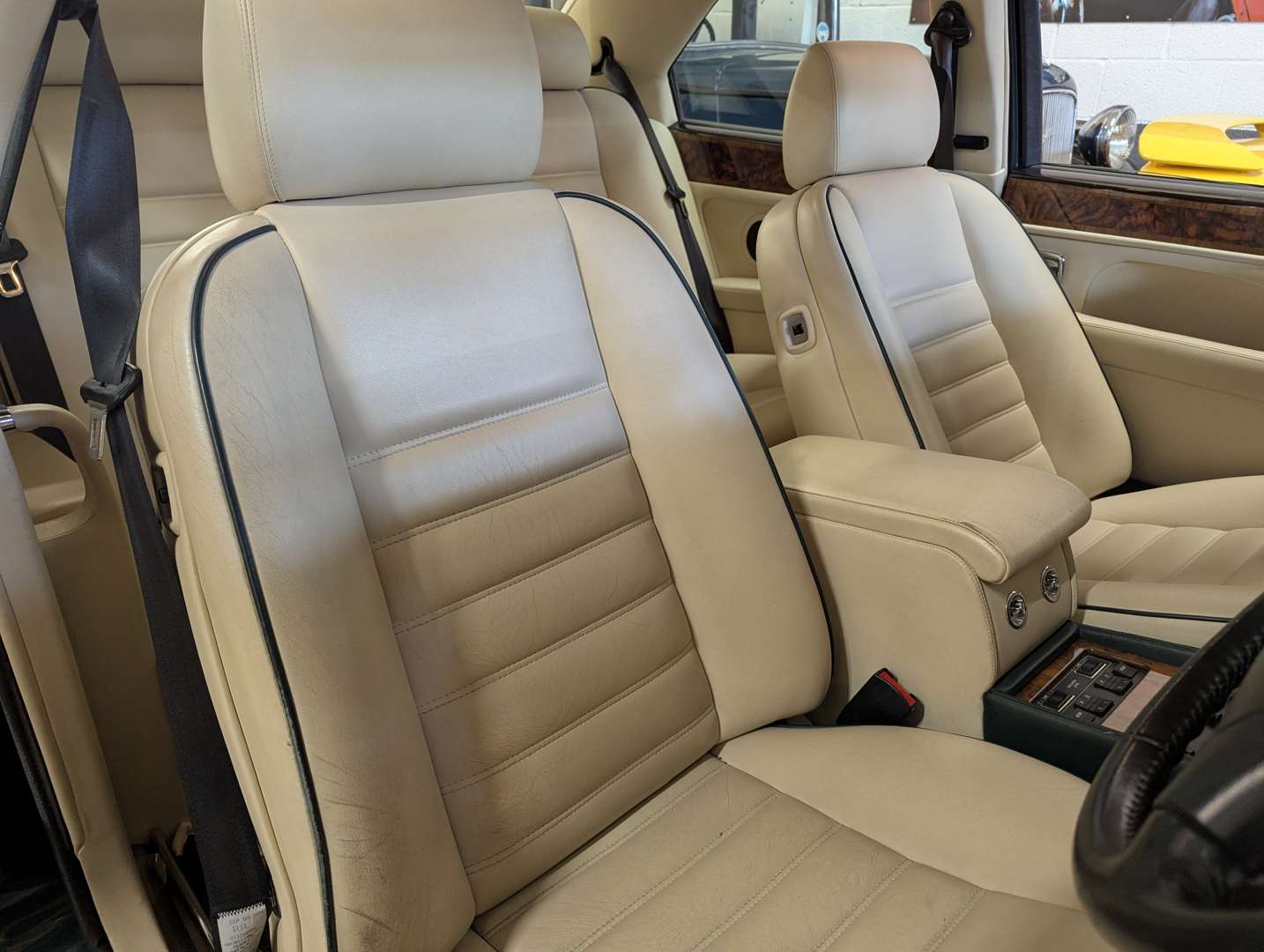 <p>1995 BENTLEY CONTINENTAL R</p>