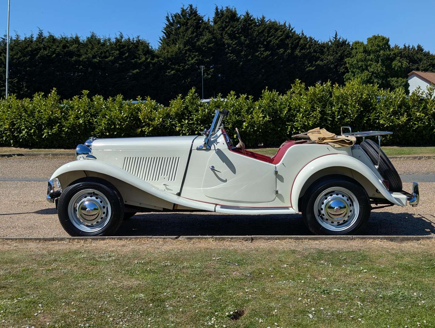 <p>1951 MG TD</p>
