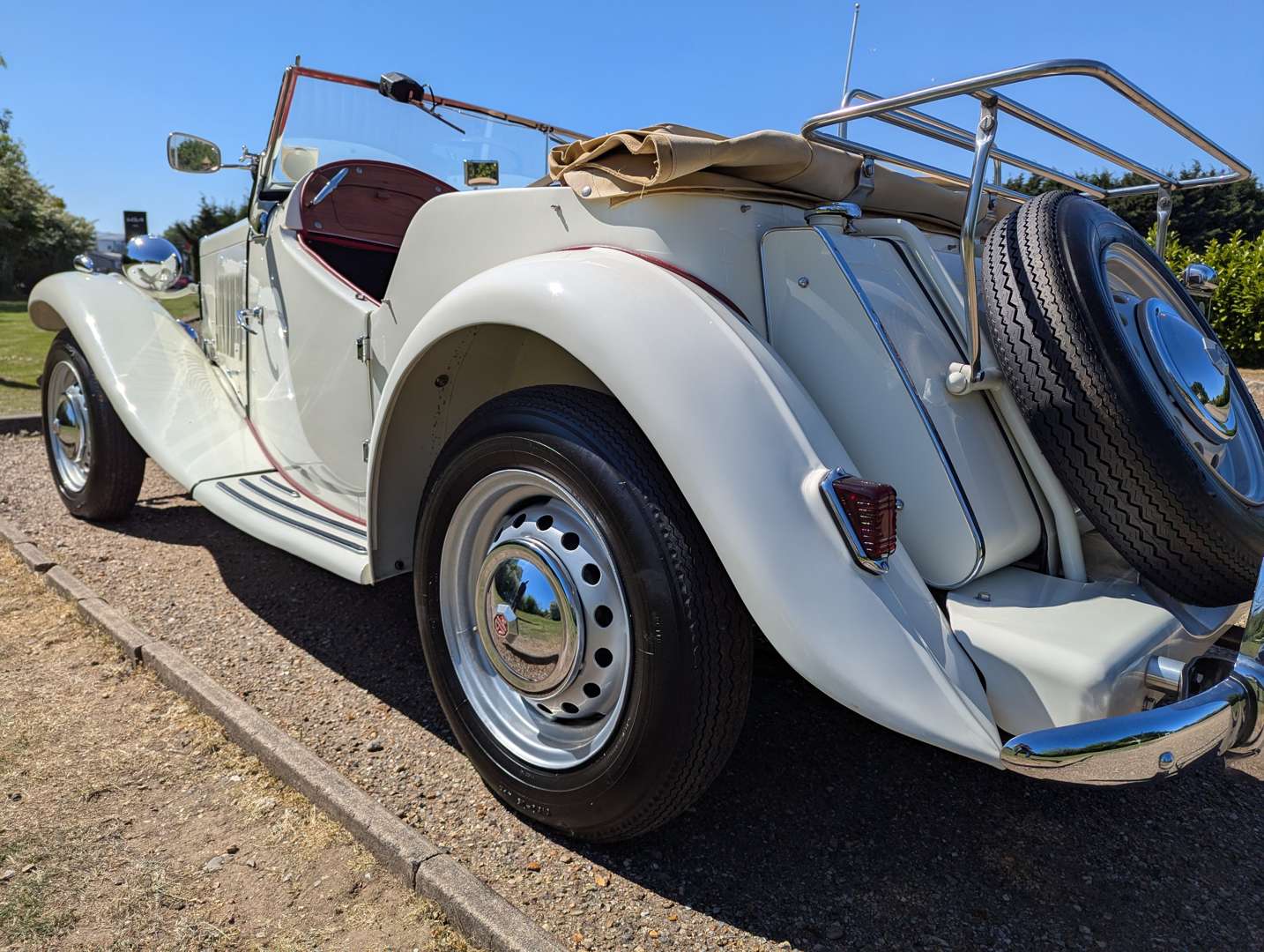 <p>1951 MG TD</p>