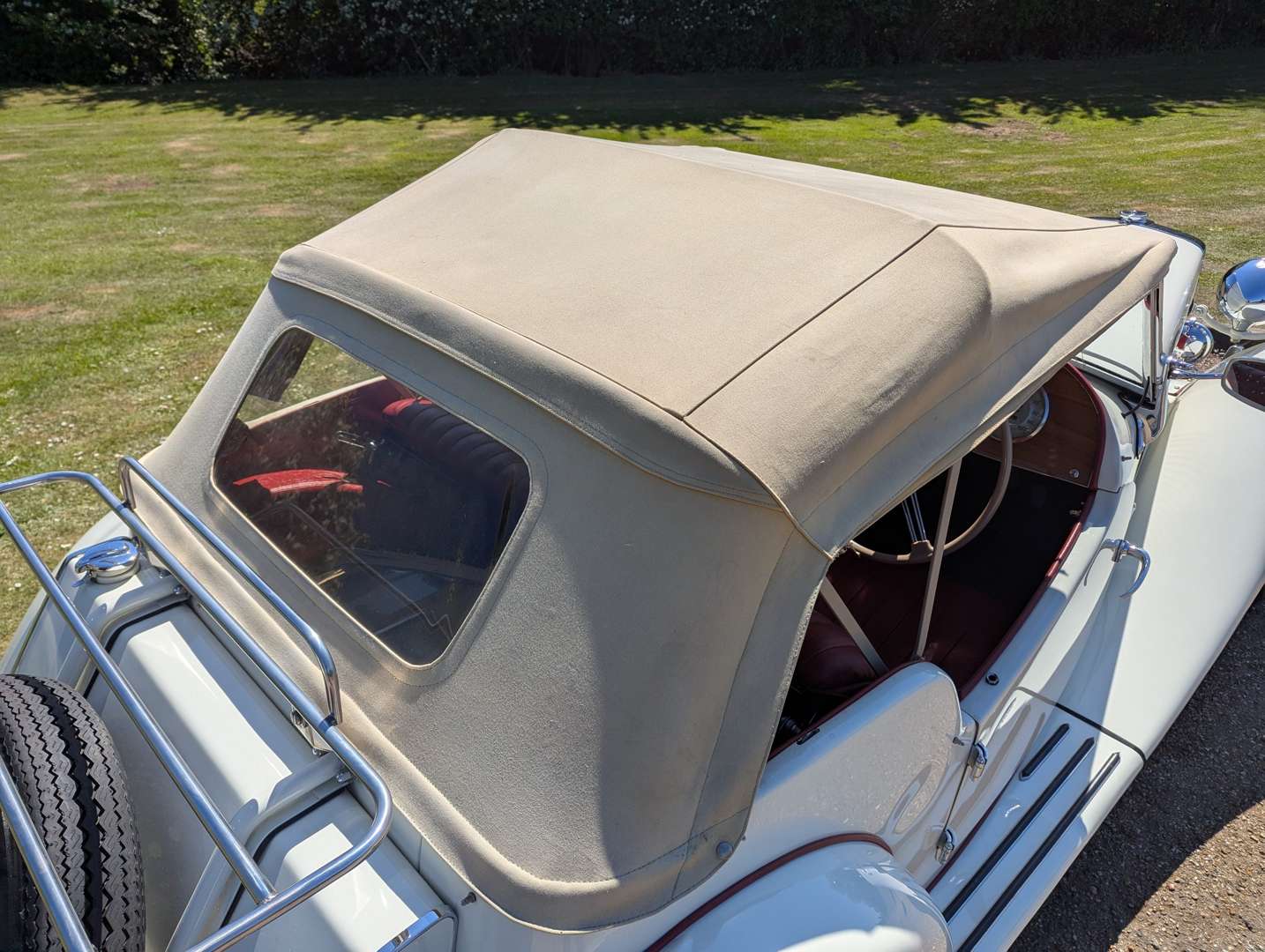 <p>1951 MG TD</p>