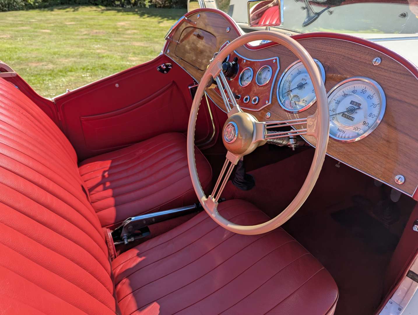<p>1951 MG TD</p>