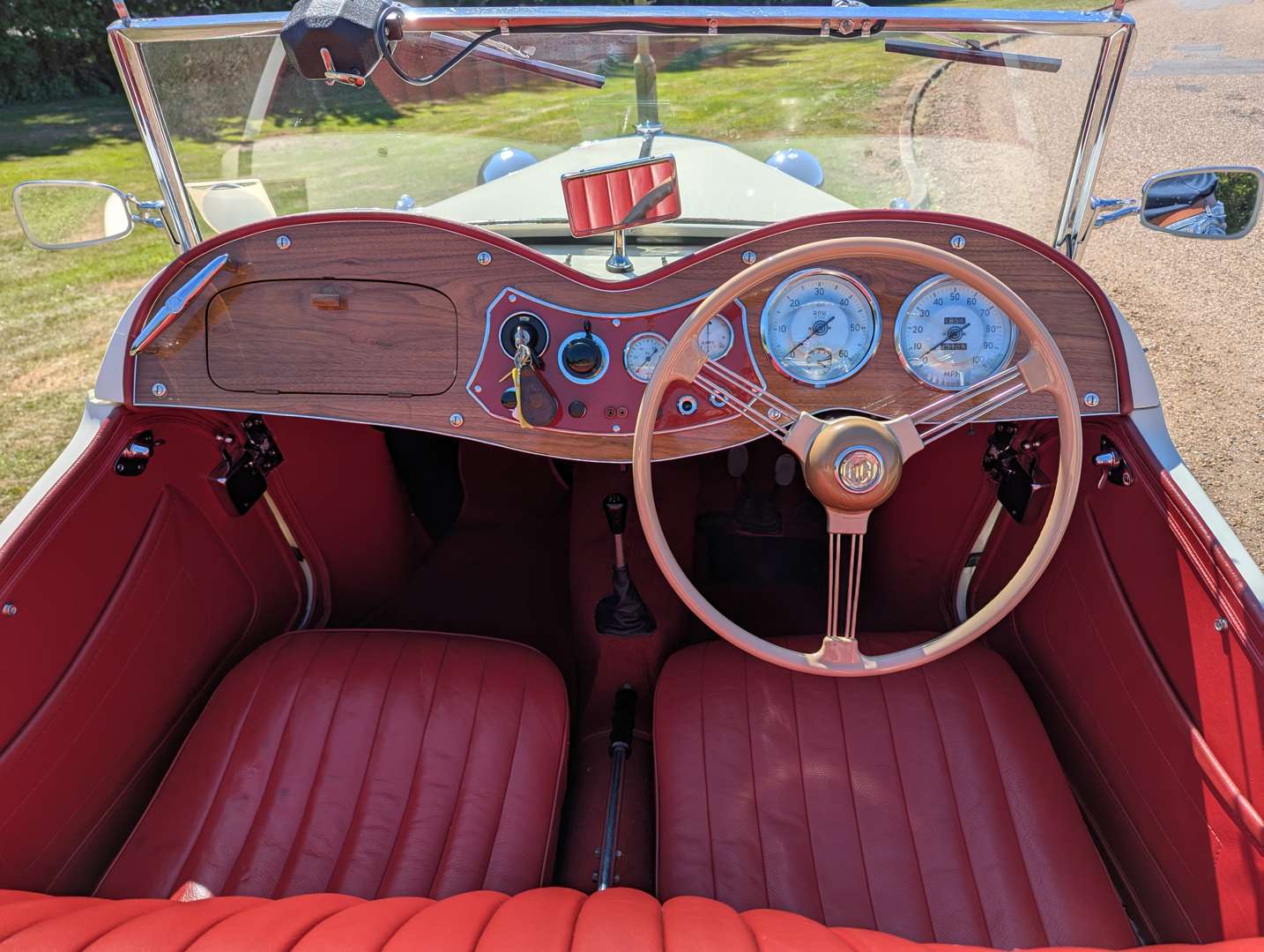 <p>1951 MG TD</p>