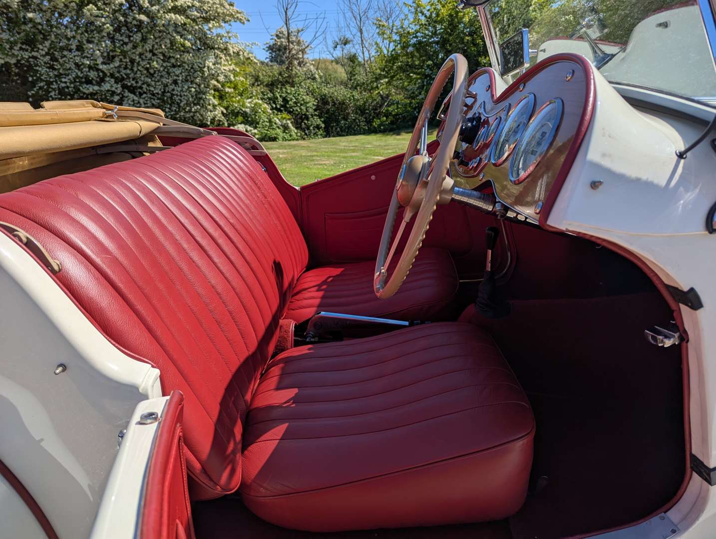 <p>1951 MG TD</p>