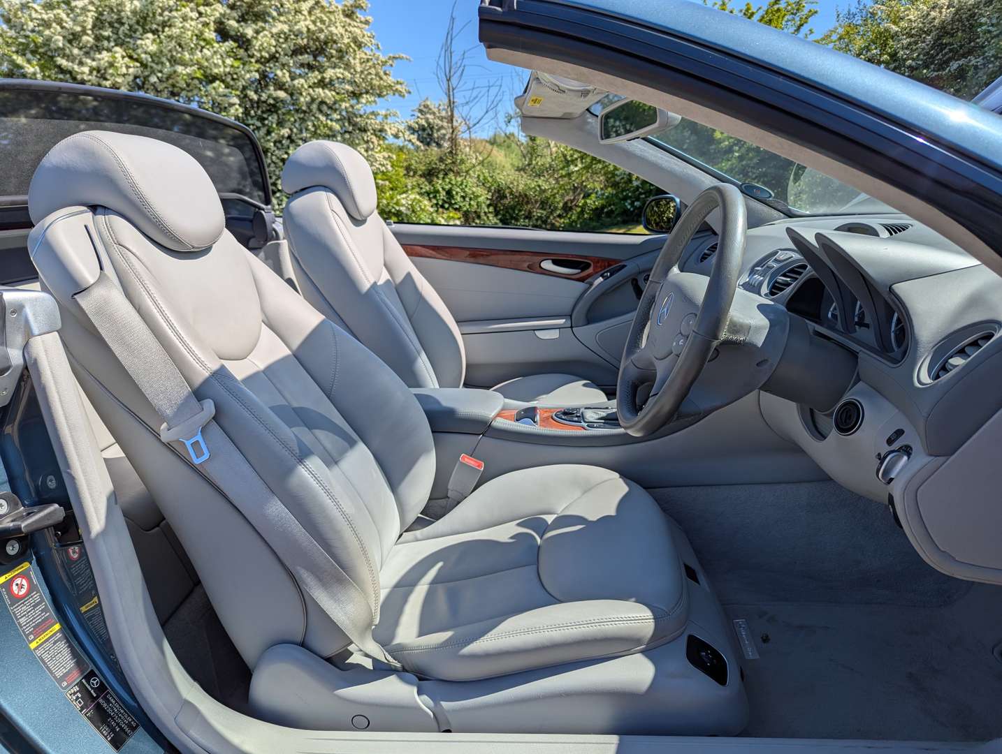 <p>2003 MERCEDES SL500 AUTO 13,595 MILES</p>