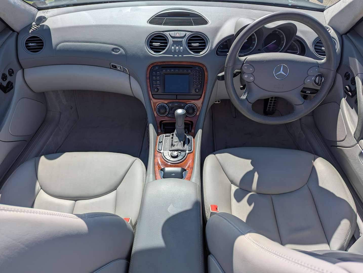 <p>2003 MERCEDES SL500 AUTO 13,595 MILES</p>