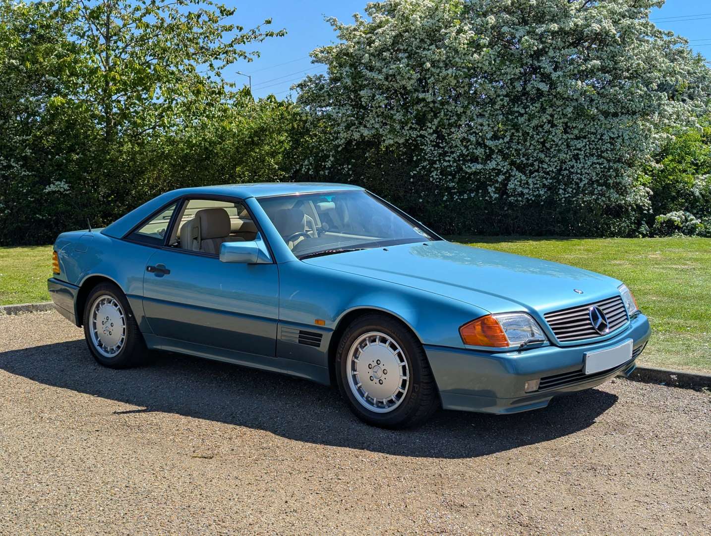 <p>1991 MERCEDES 300SL AUTO</p>