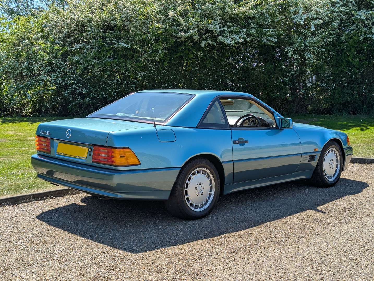 <p>1991 MERCEDES 300SL AUTO</p>