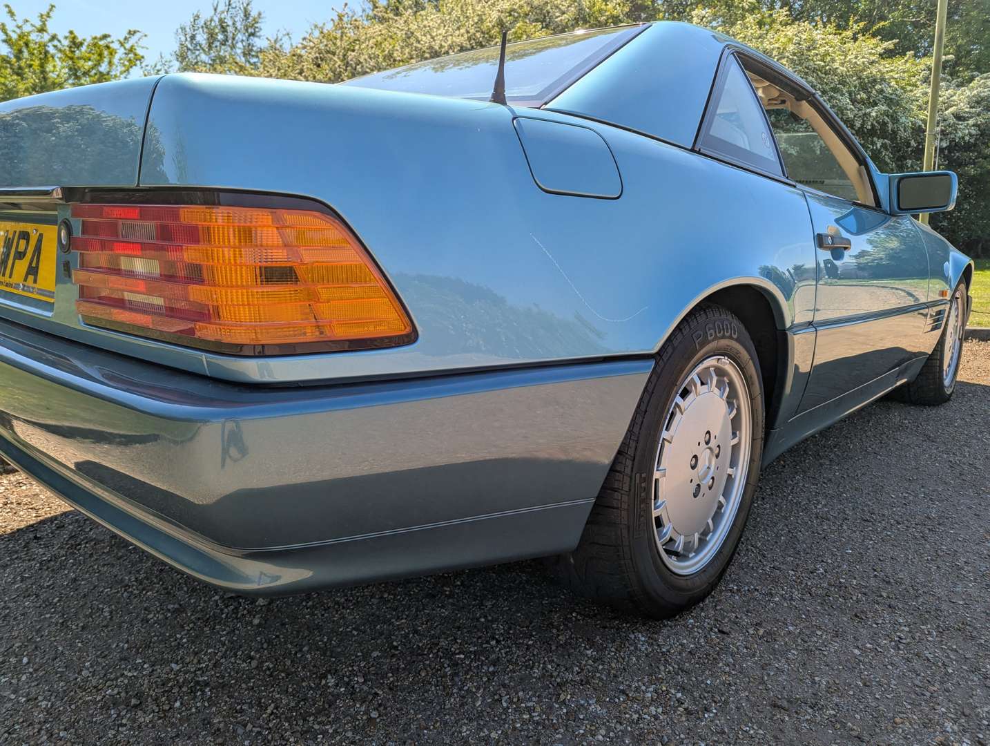 <p>1991 MERCEDES 300SL AUTO</p>
