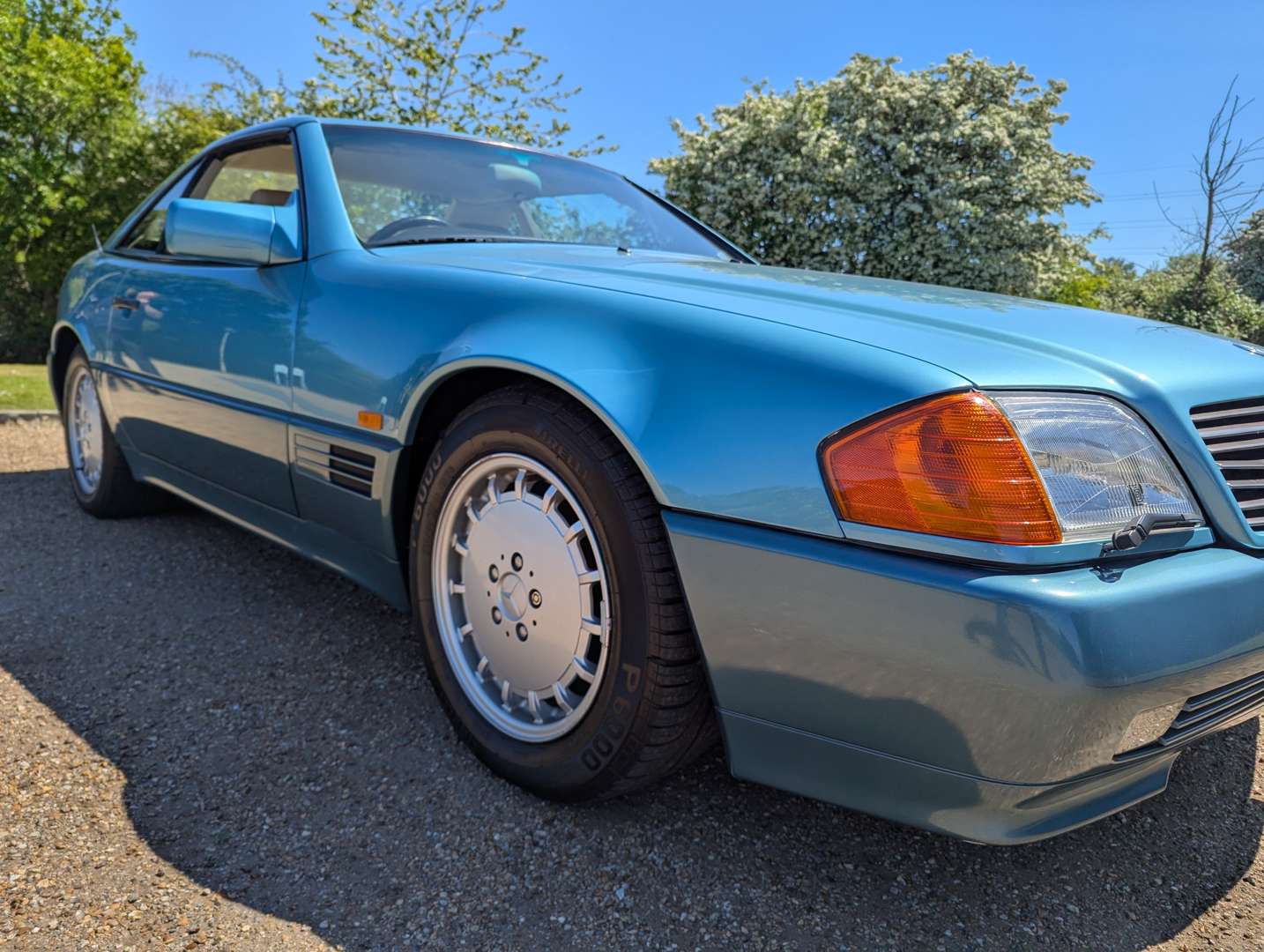 <p>1991 MERCEDES 300SL AUTO</p>