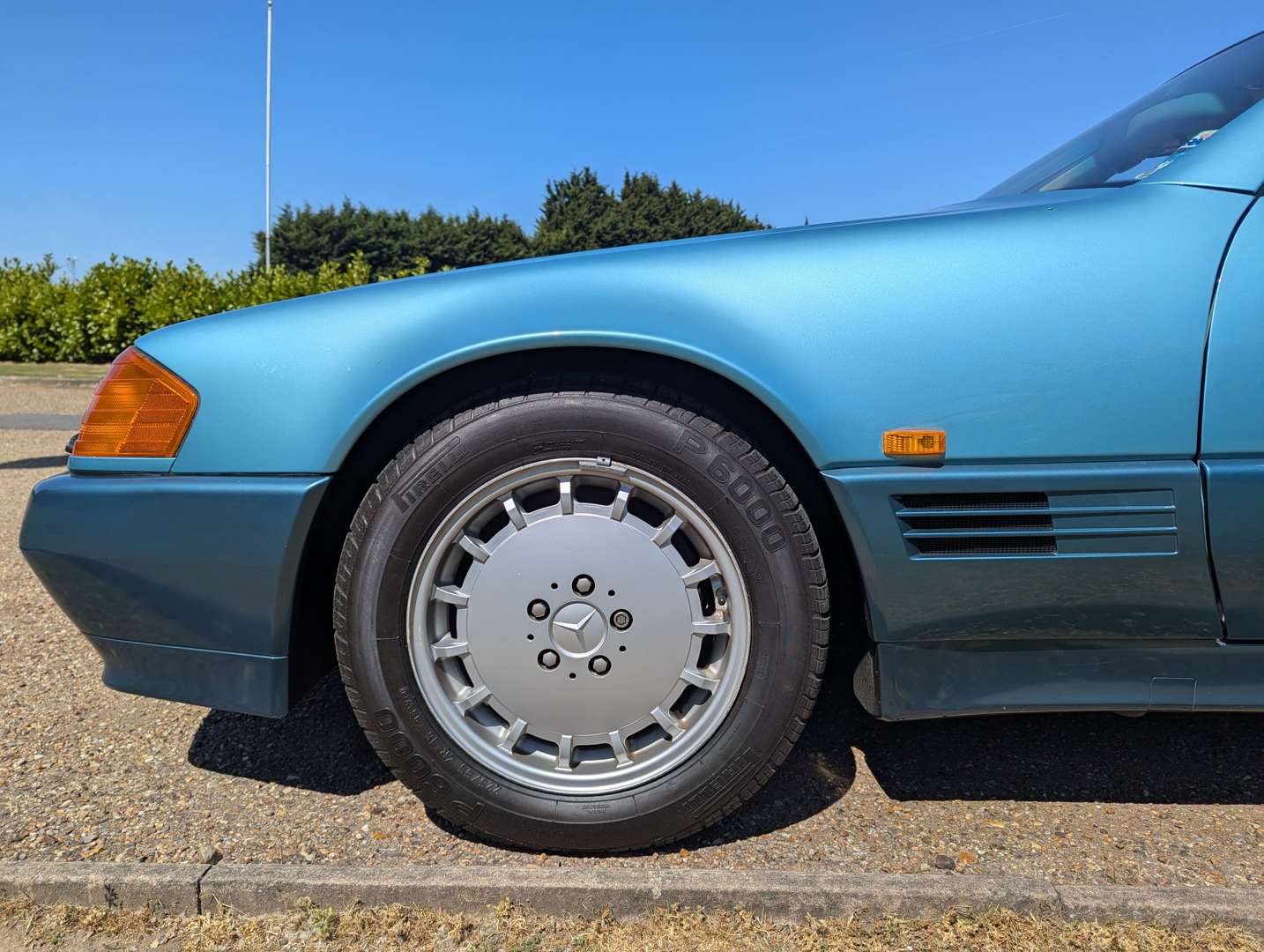 <p>1991 MERCEDES 300SL AUTO</p>
