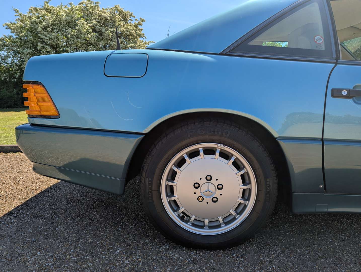 <p>1991 MERCEDES 300SL AUTO</p>