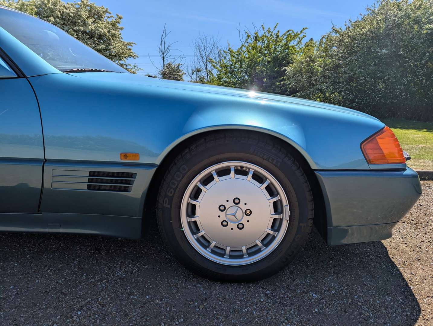 <p>1991 MERCEDES 300SL AUTO</p>