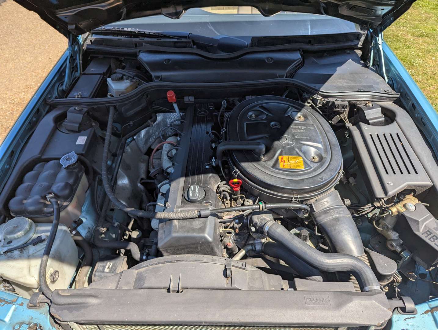 <p>1991 MERCEDES 300SL AUTO</p>