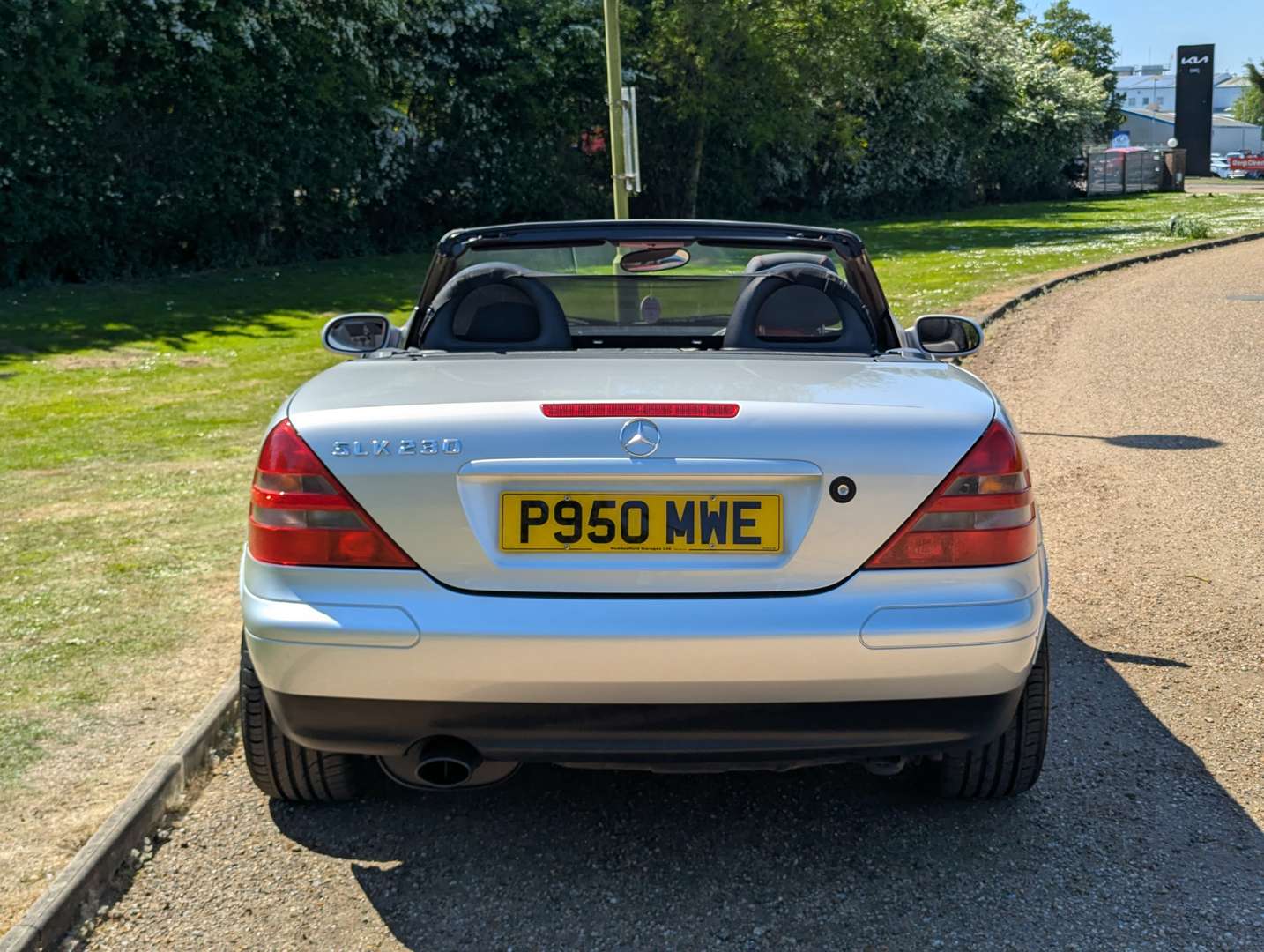 <p>1997 MERCEDES SLK 230 KOMPRESSOR AUTO 16,675 MILES</p>