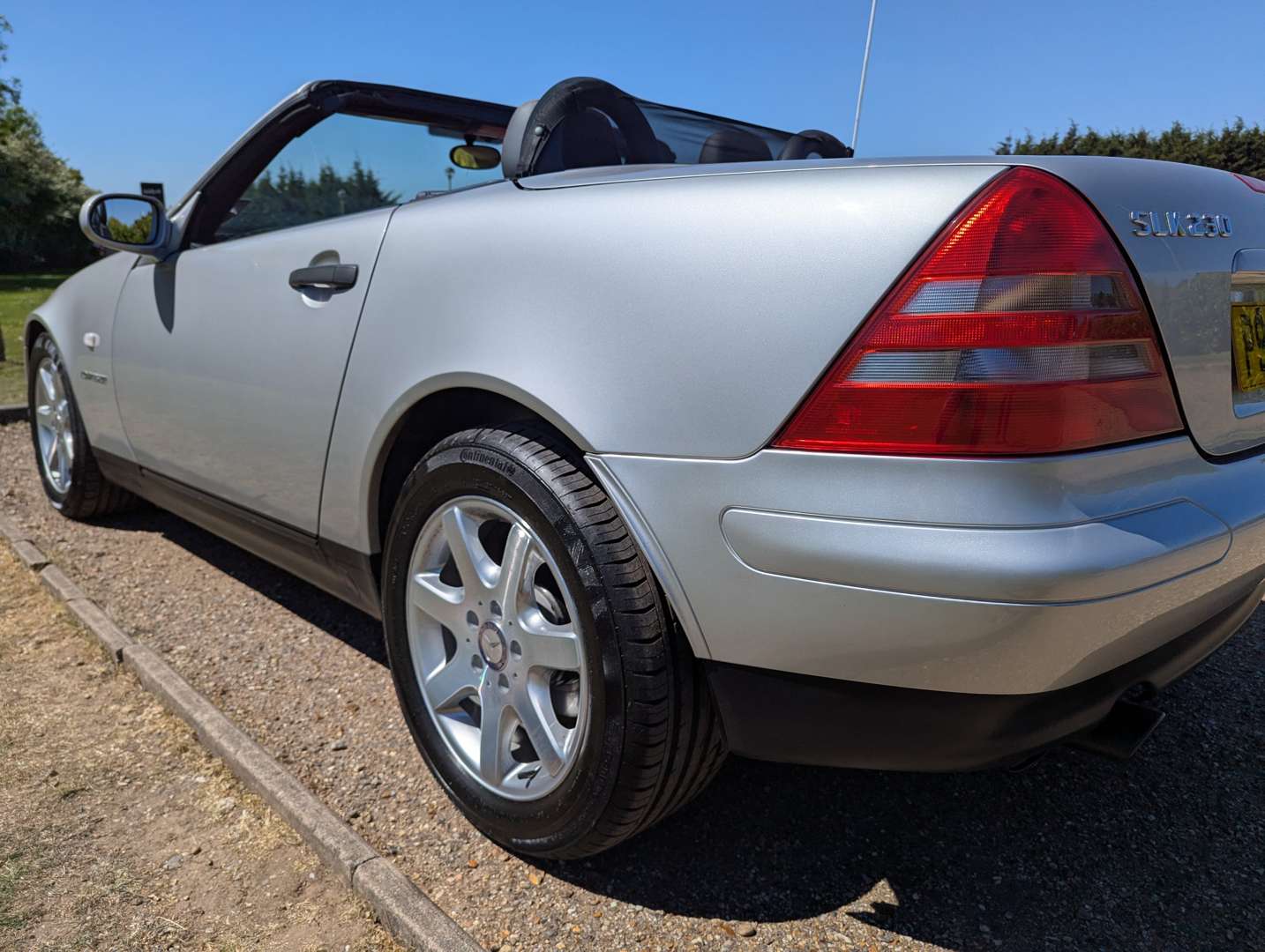 <p>1997 MERCEDES SLK 230 KOMPRESSOR AUTO 16,675 MILES</p>