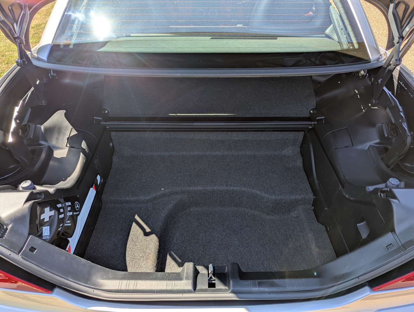 <p>1997 MERCEDES SLK 230 KOMPRESSOR AUTO 16,675 MILES</p>