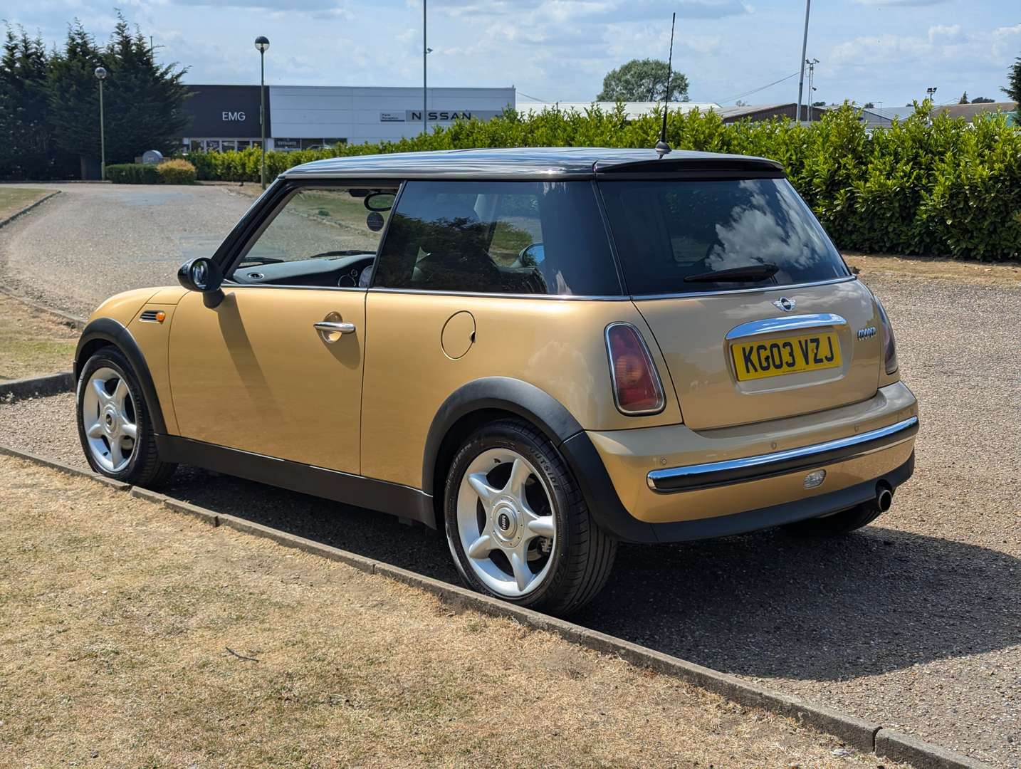<p>2003 MINI COOPER</p>