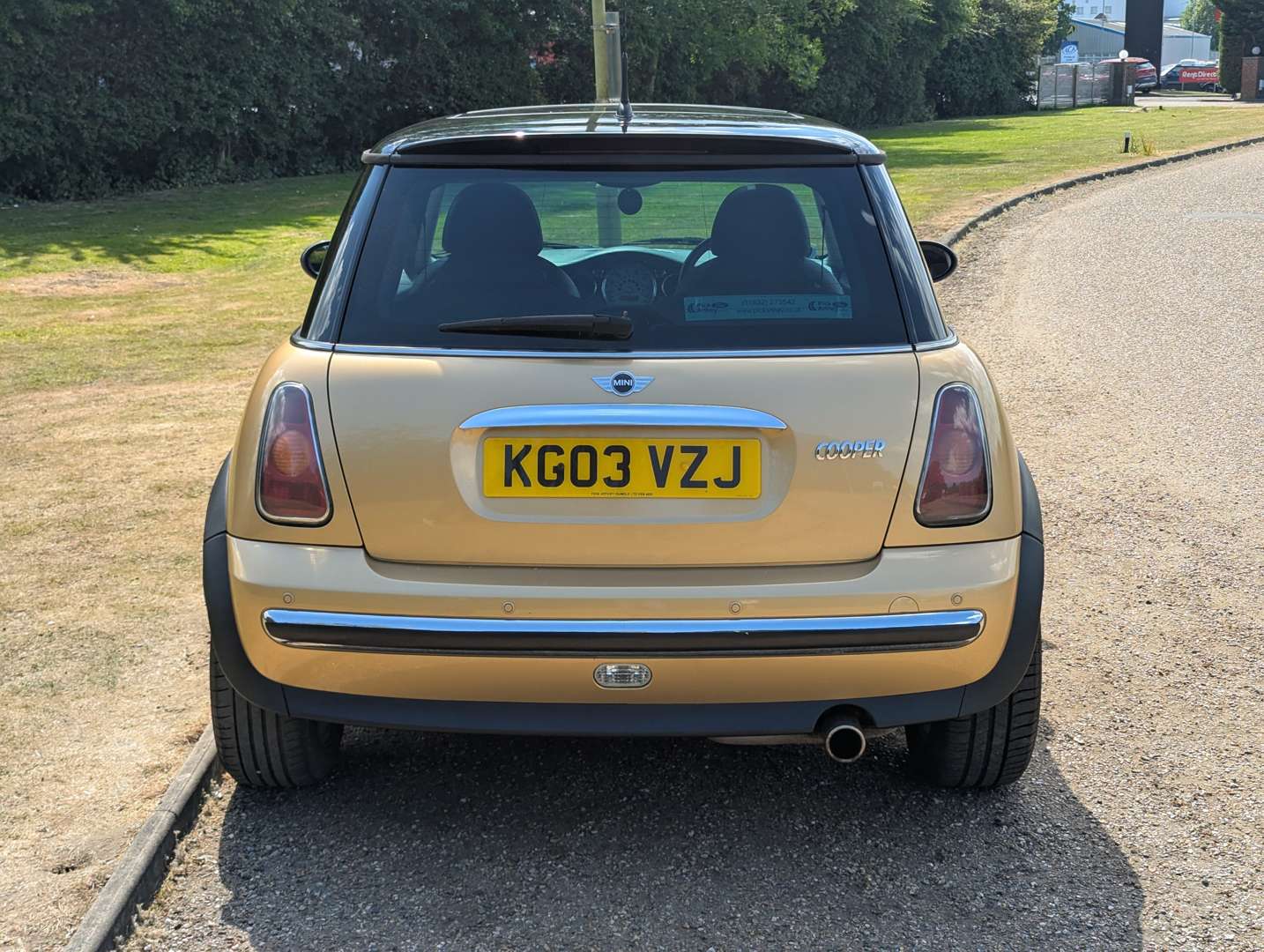 <p>2003 MINI COOPER</p>