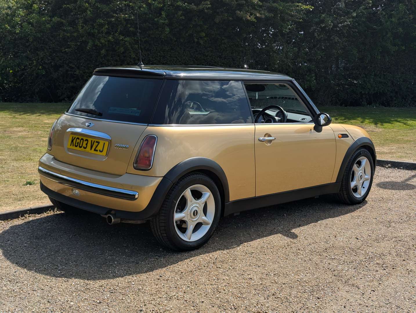 <p>2003 MINI COOPER</p>