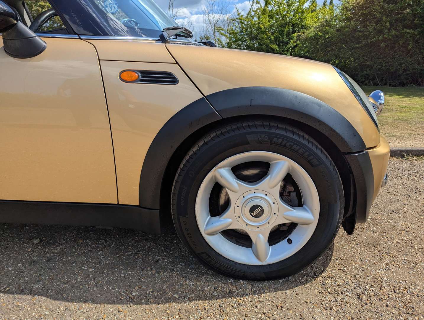 <p>2003 MINI COOPER</p>