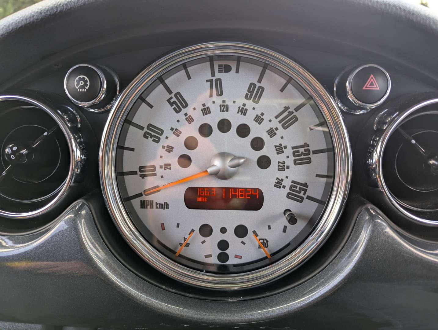 <p>2003 MINI COOPER</p>