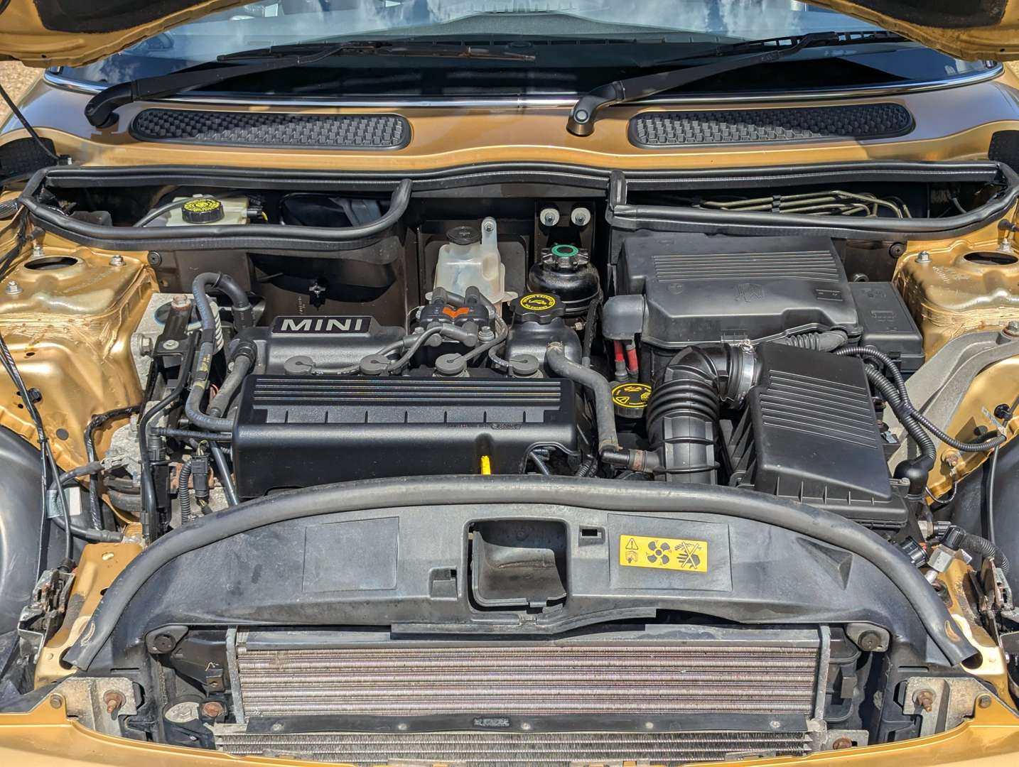 <p>2003 MINI COOPER</p>