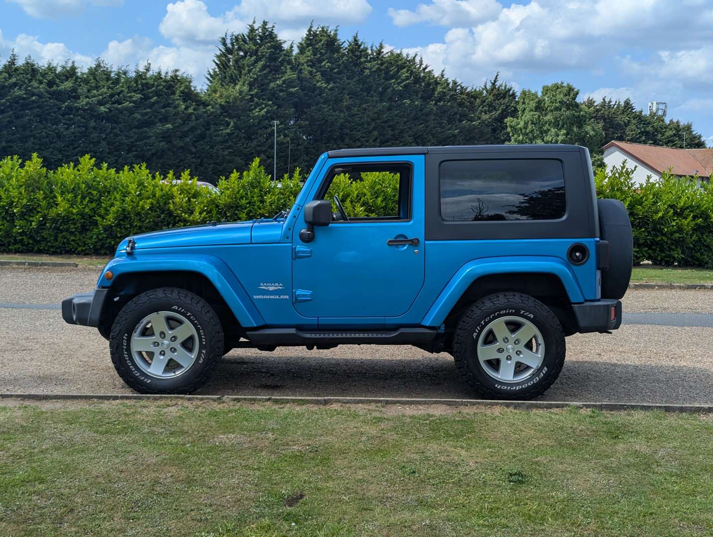 <p>2010 JEEP WRANGLER SAHARA CRD AUTO ONE REGISTERED OWNER</p>