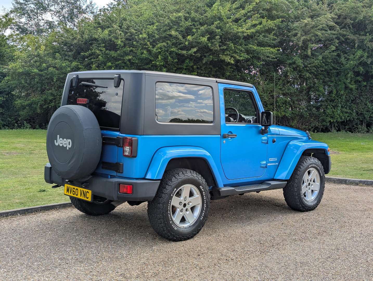 <p>2010 JEEP WRANGLER SAHARA CRD AUTO ONE REGISTERED OWNER</p>