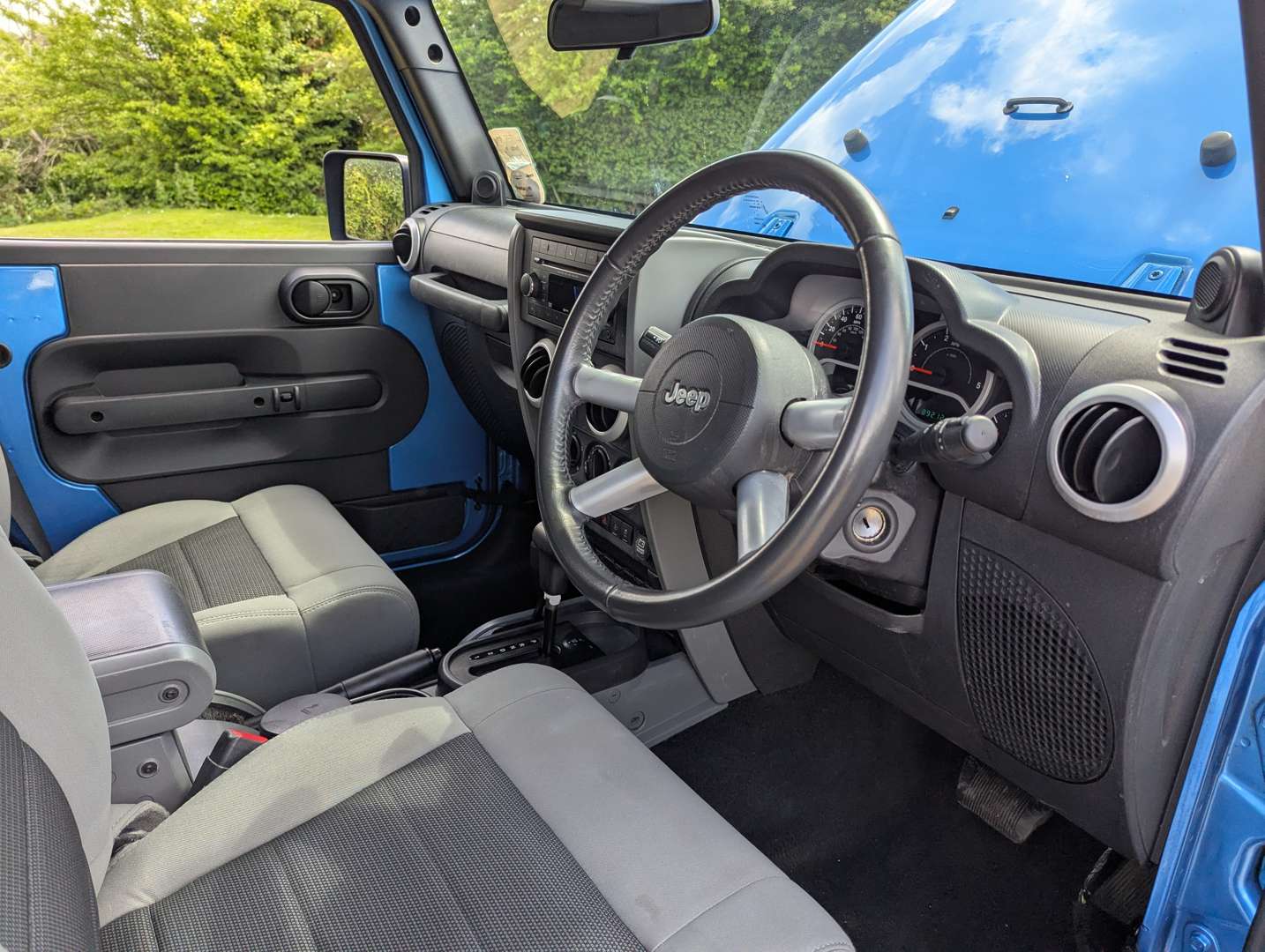 <p>2010 JEEP WRANGLER SAHARA CRD AUTO ONE REGISTERED OWNER</p>