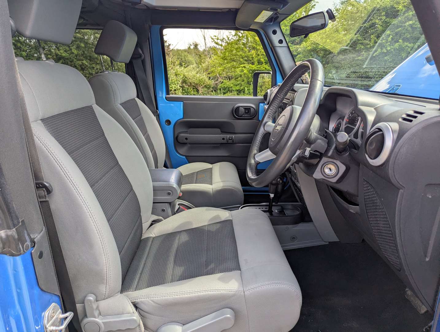 <p>2010 JEEP WRANGLER SAHARA CRD AUTO ONE REGISTERED OWNER</p>