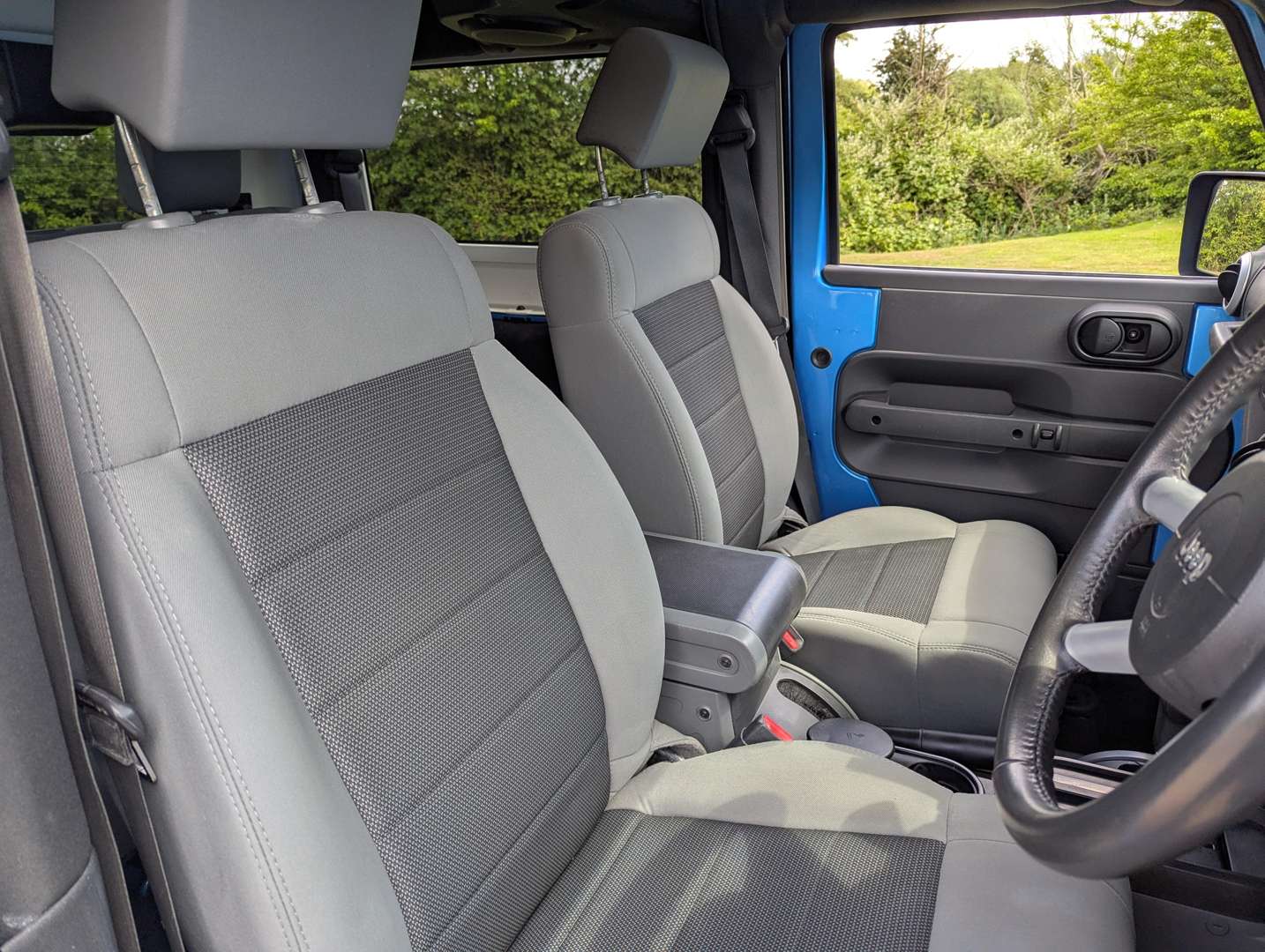 <p>2010 JEEP WRANGLER SAHARA CRD AUTO ONE REGISTERED OWNER</p>