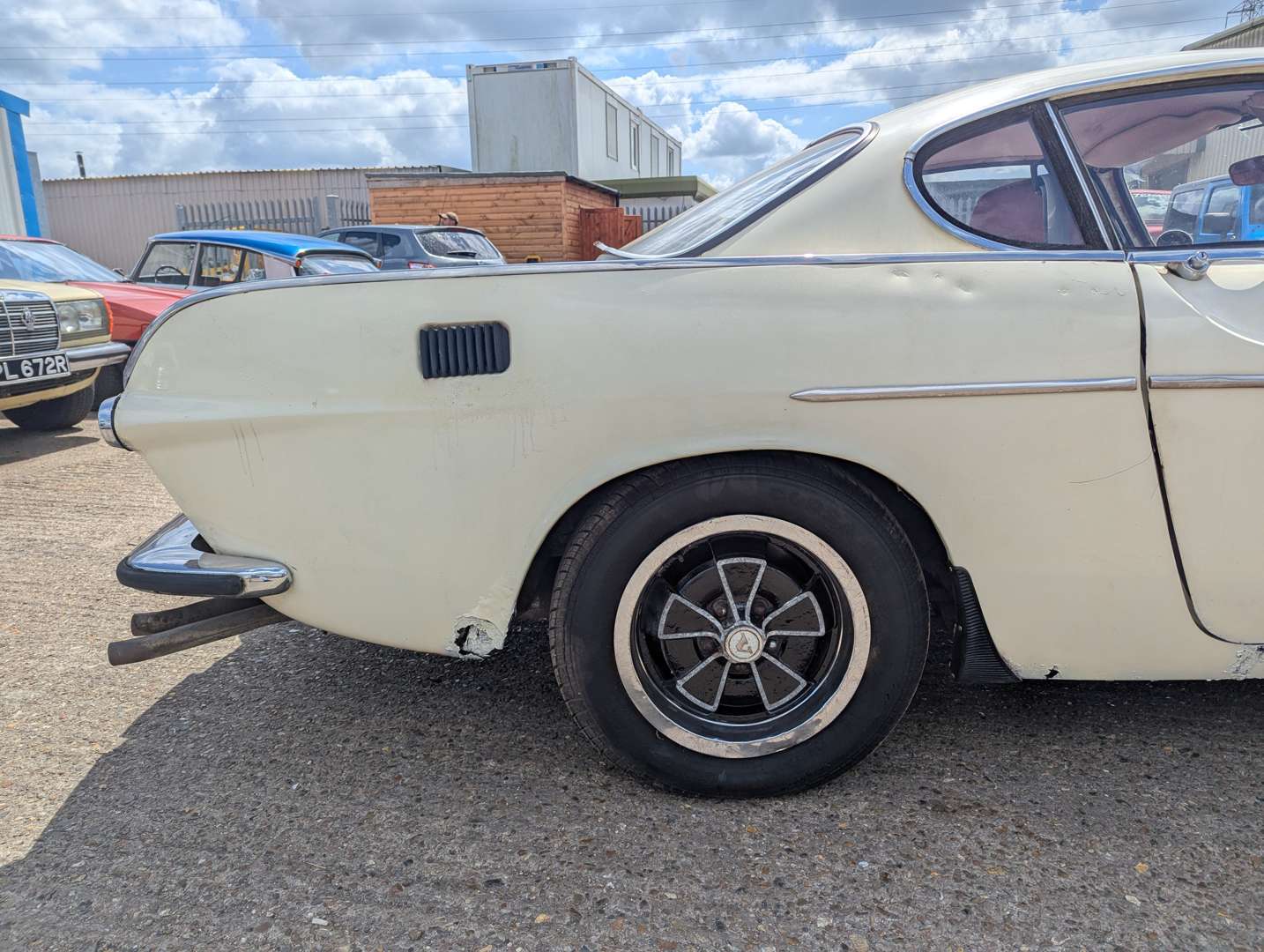 <p>1971 VOLVO P1800 E</p>