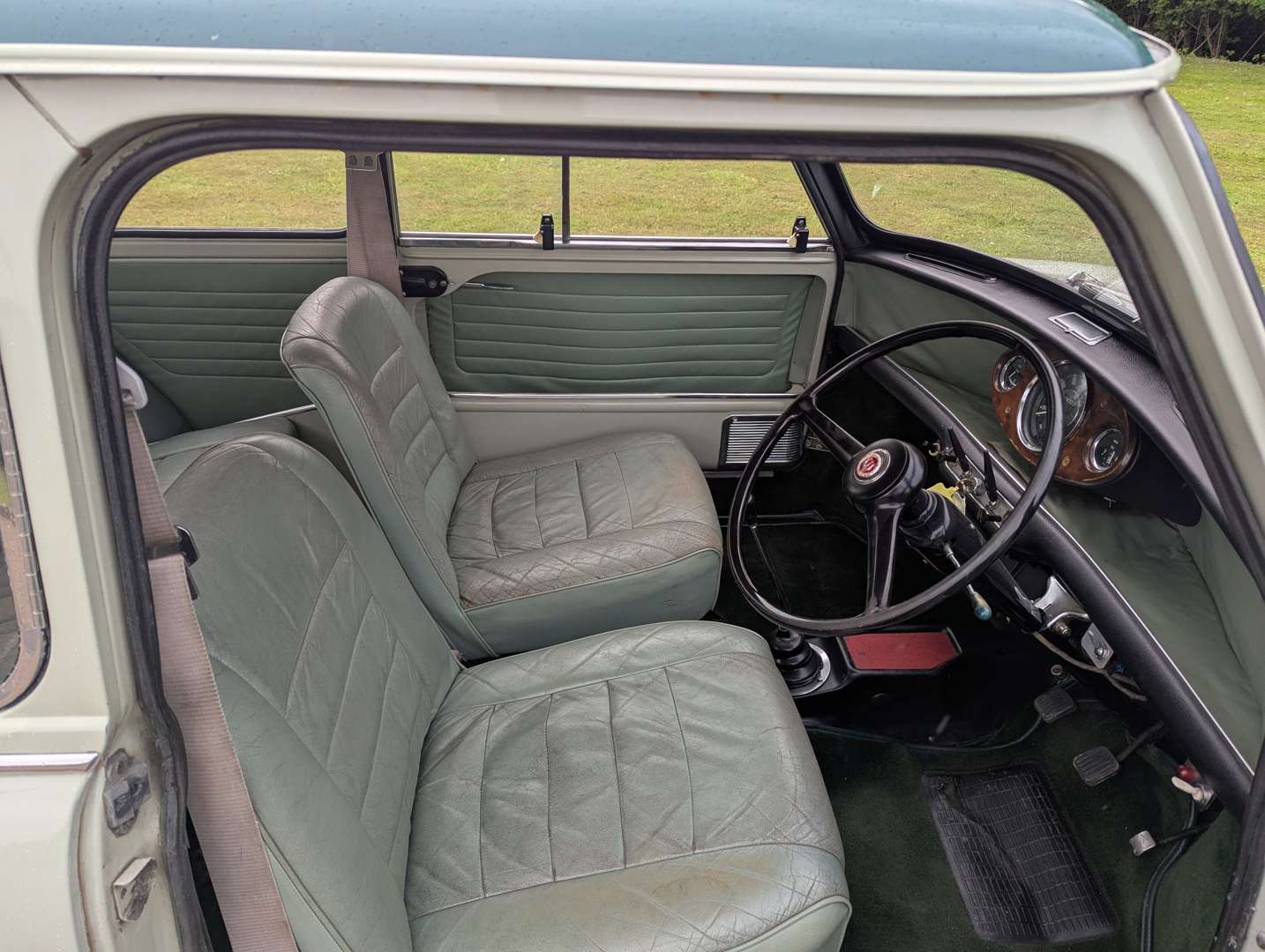 <p>1965 WOLSELEY HORNET</p>