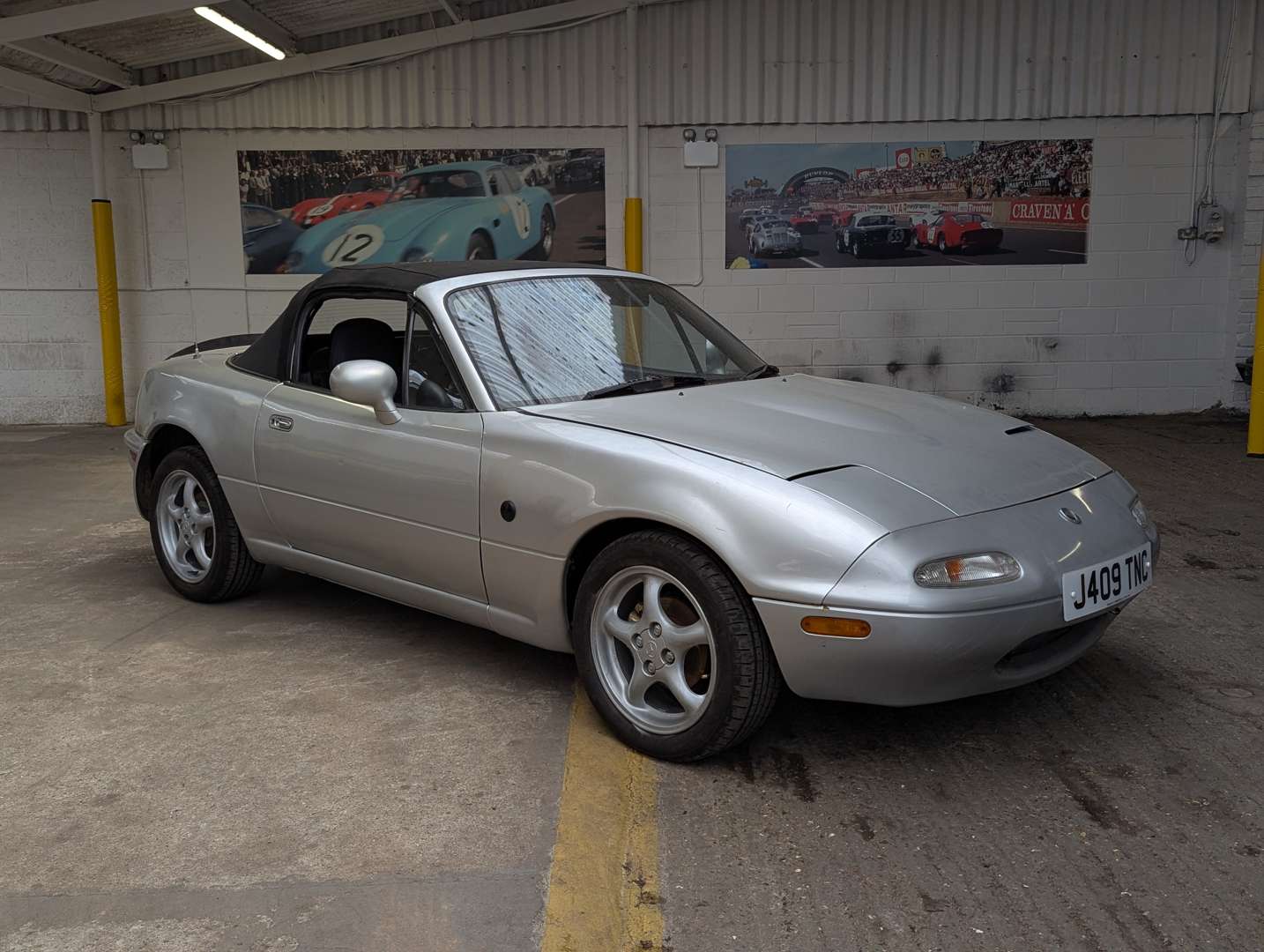 <p>1992 MAZDA MX-5 CONVERTIBLE</p>