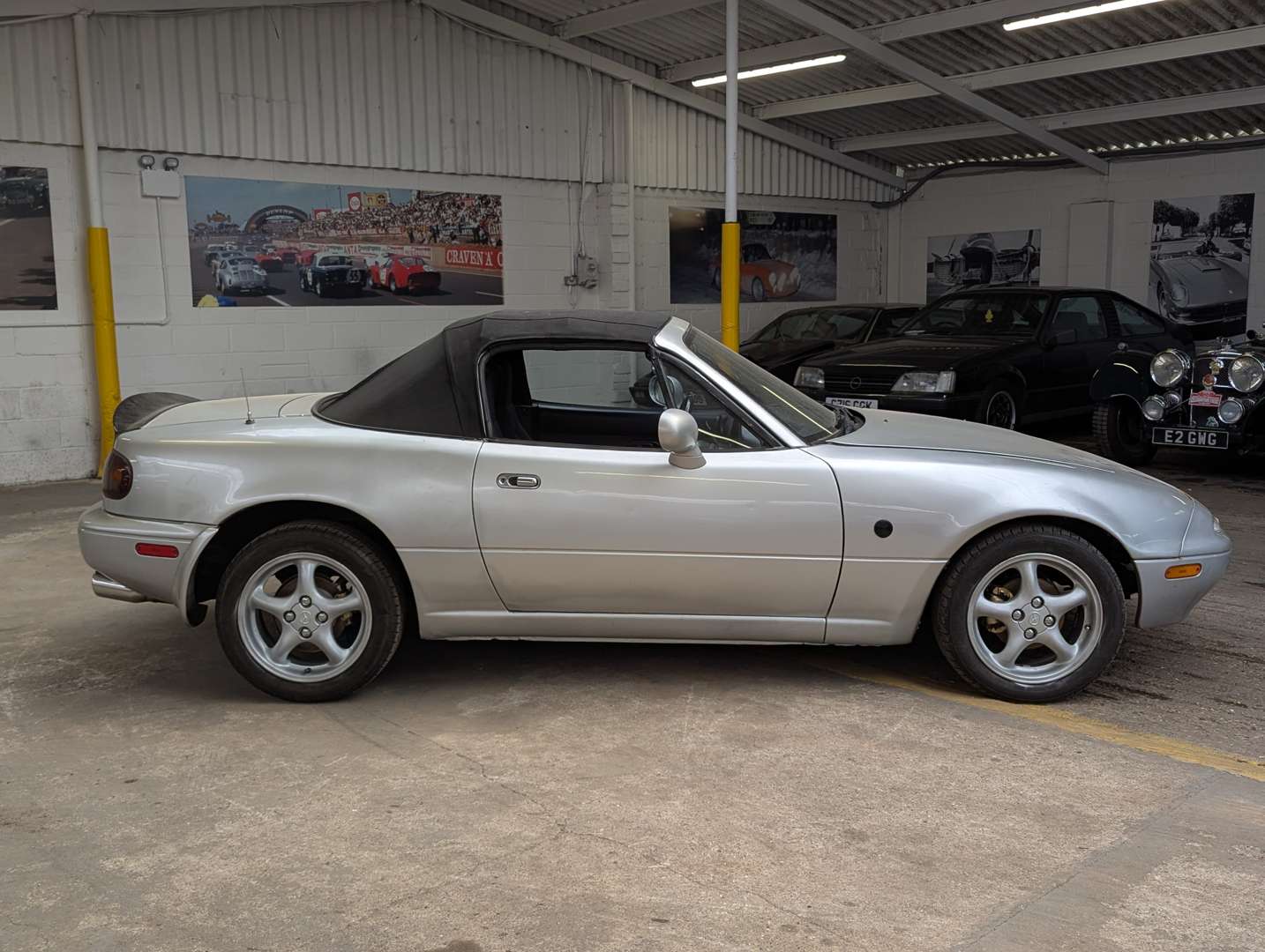 <p>1992 MAZDA MX-5 CONVERTIBLE</p>
