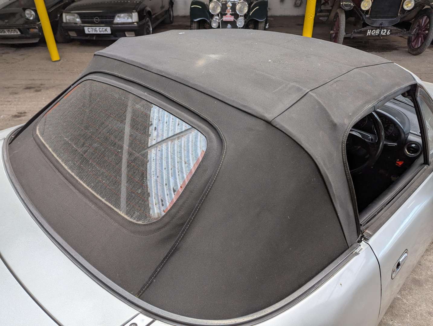 <p>1992 MAZDA MX-5 CONVERTIBLE</p>