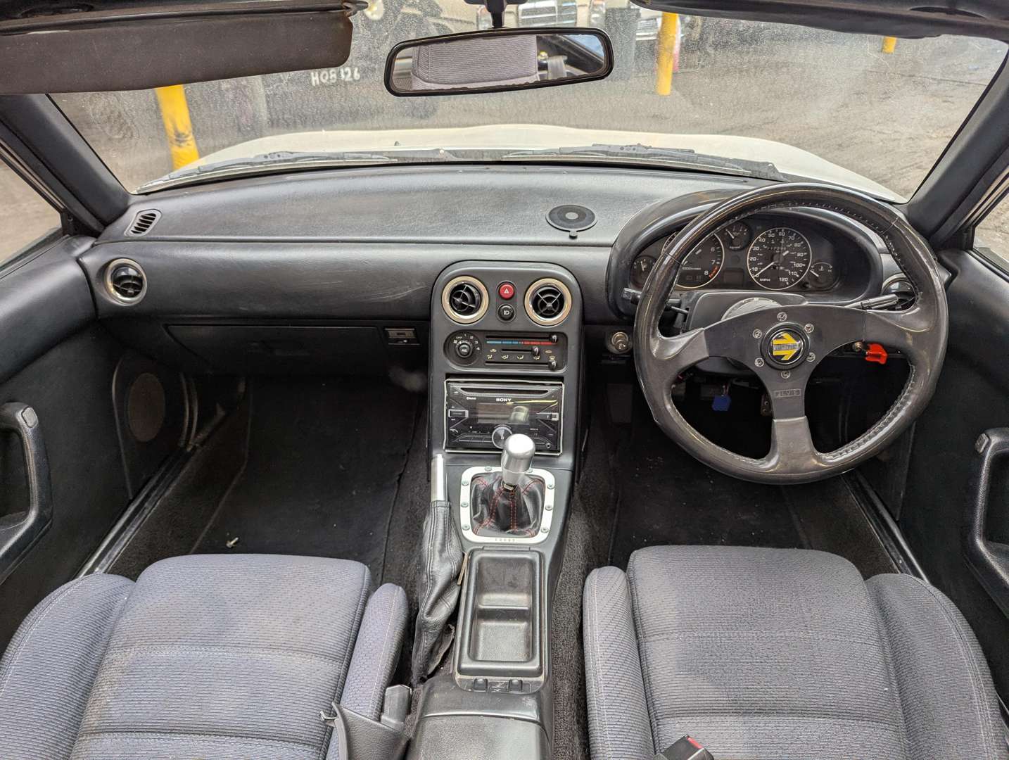 <p>1992 MAZDA MX-5 CONVERTIBLE</p>