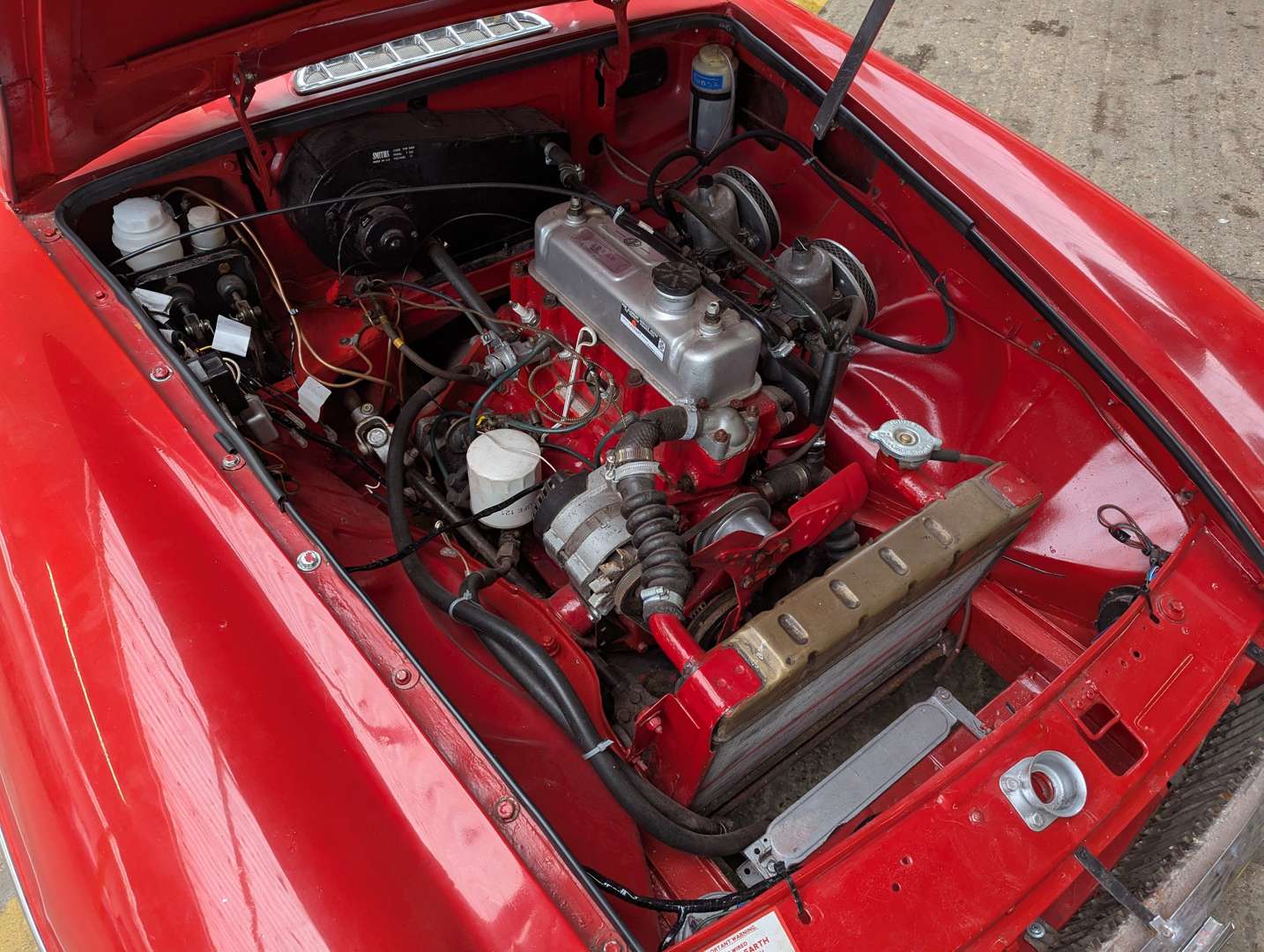<p>1971 MGB ROADSTER</p>