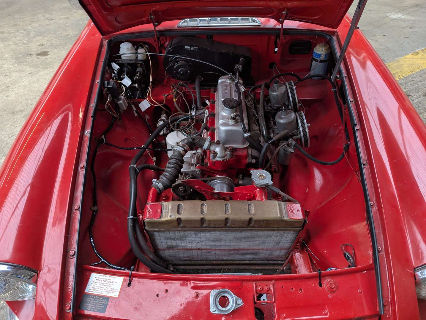 <p>1971 MGB ROADSTER</p>