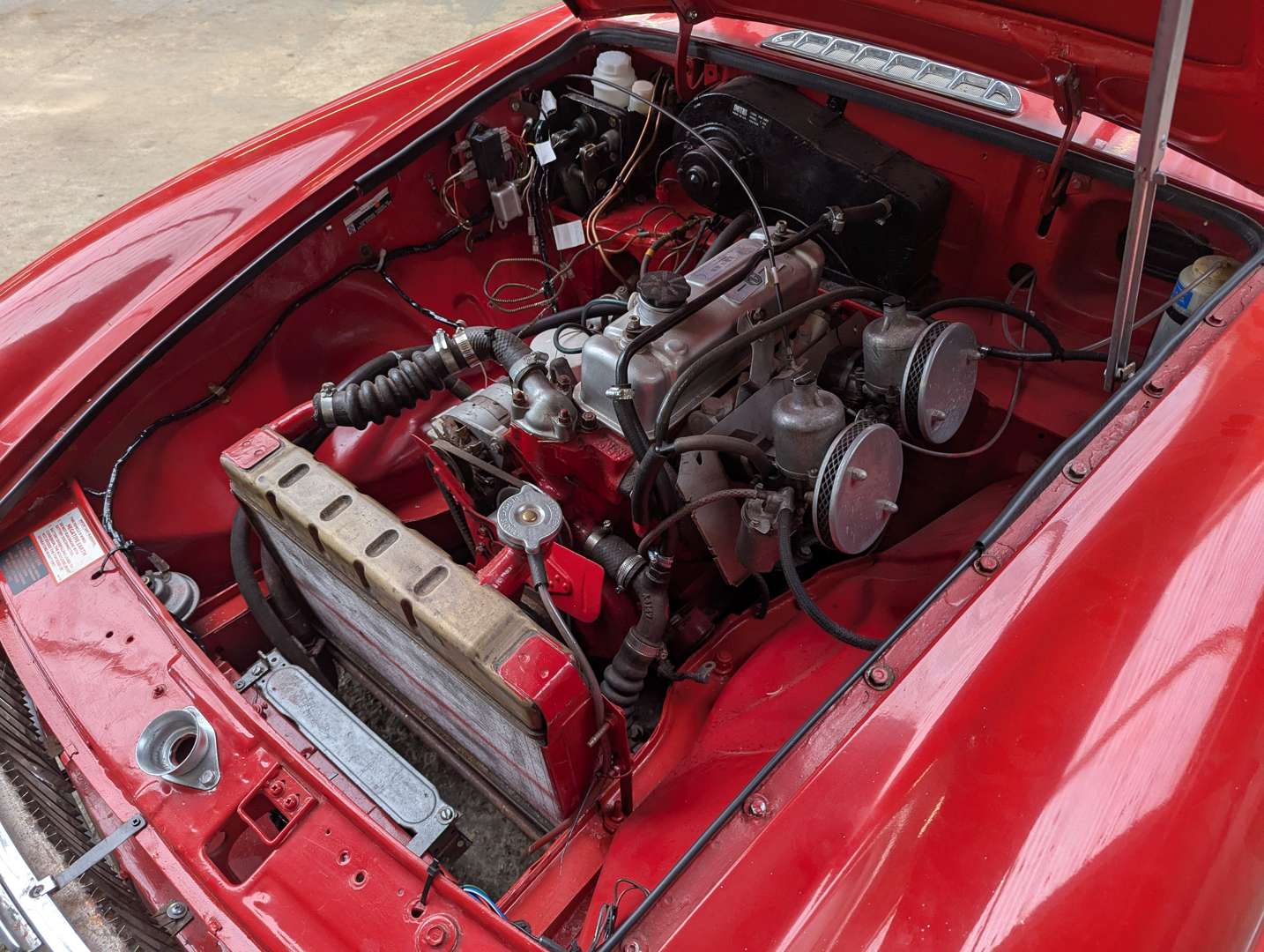 <p>1971 MGB ROADSTER</p>