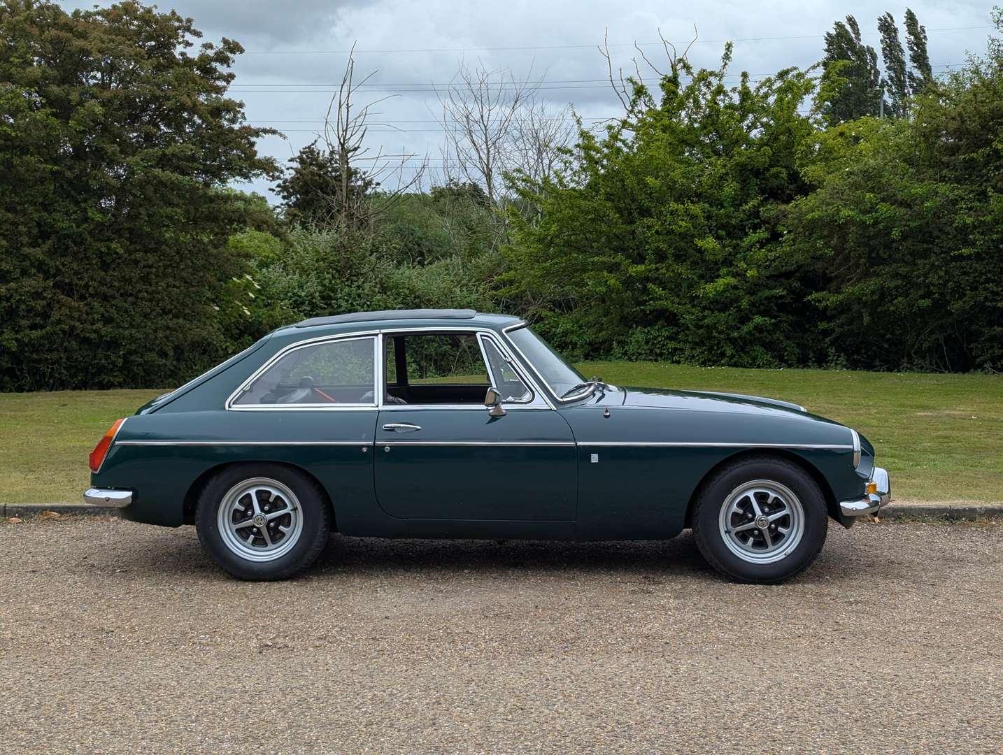 <p>1970 MG B GT</p>
