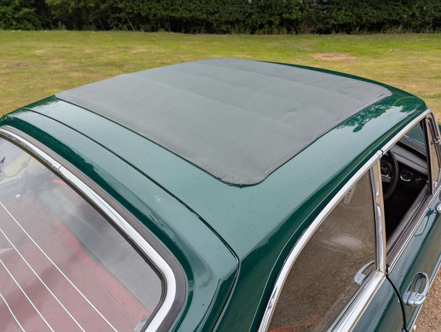 <p>1970 MG B GT</p>