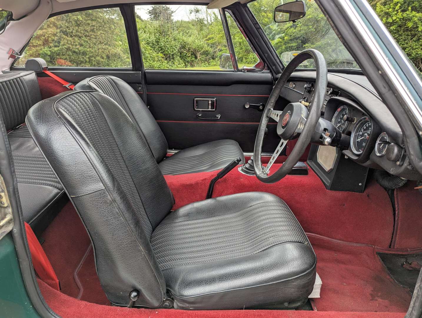 <p>1970 MG B GT</p>
