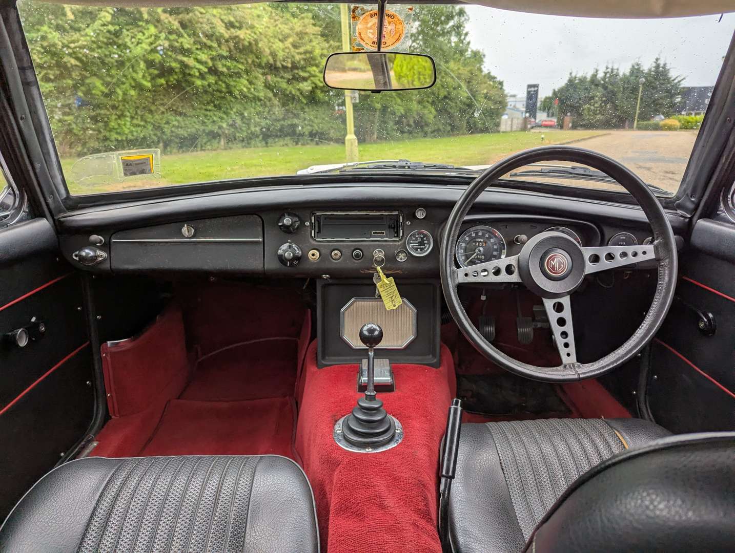 <p>1970 MG B GT</p>