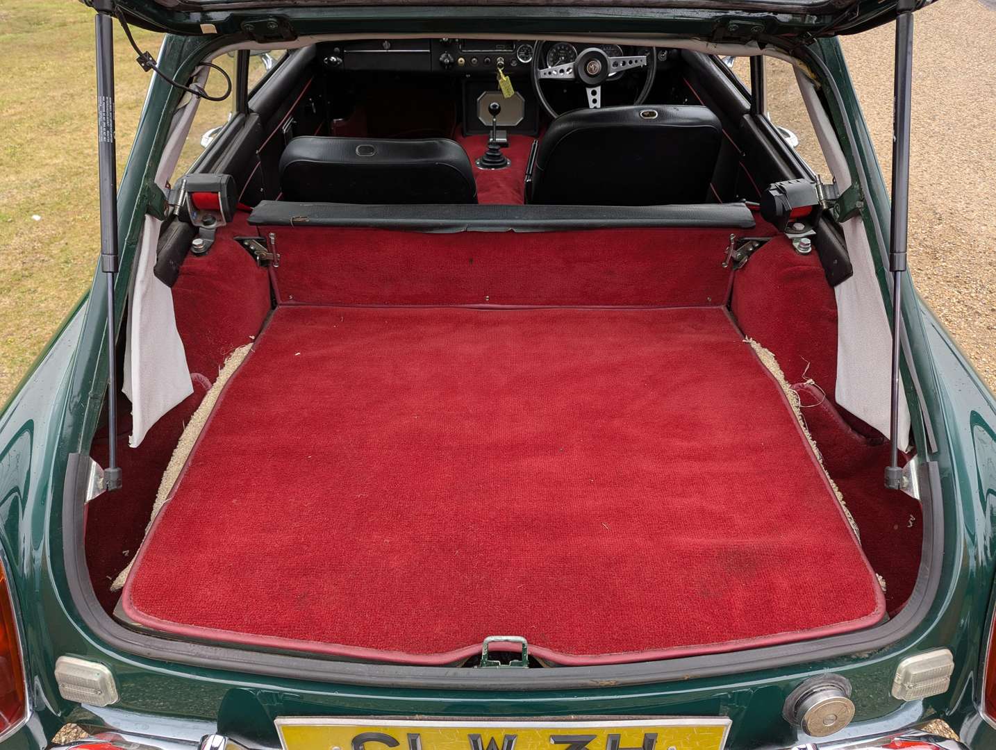 <p>1970 MG B GT</p>