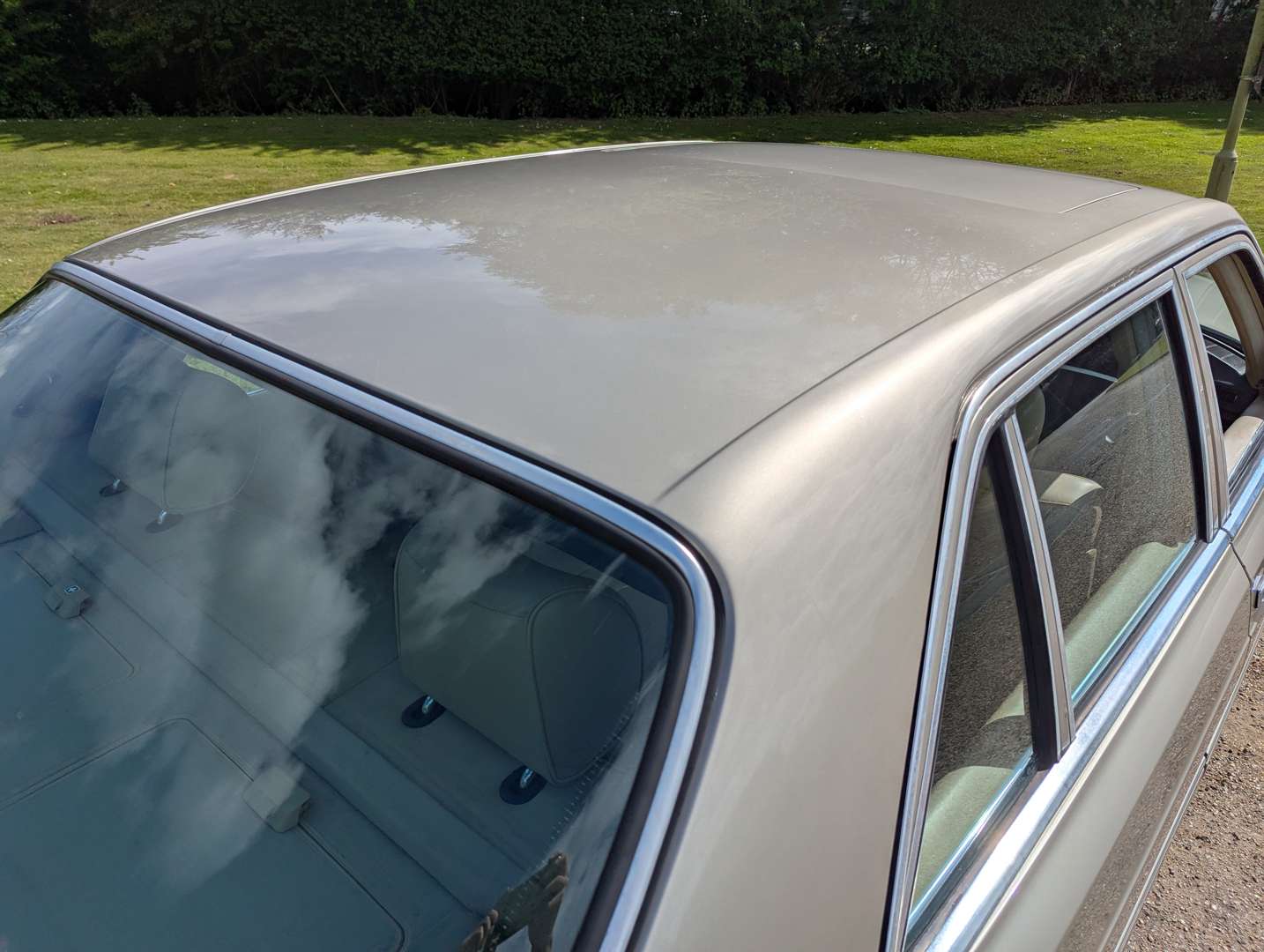 <p>1989 MERCEDES W126 560 SEL</p>
