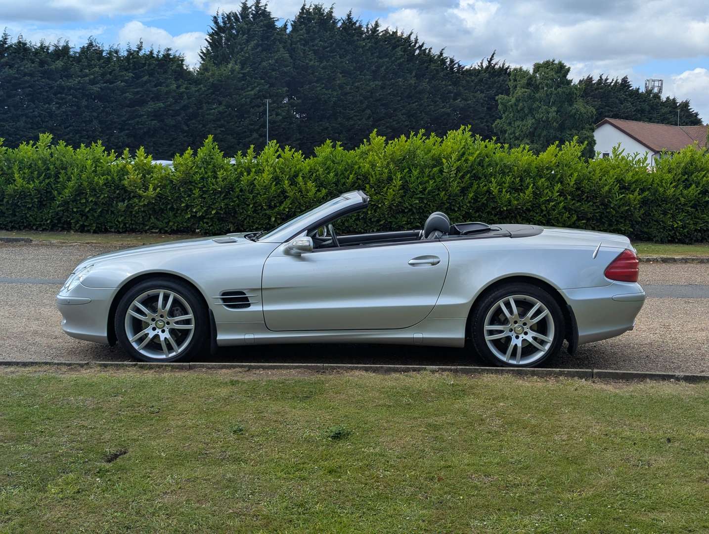 <p>2005 MERCEDES SL 350 AUTO</p>