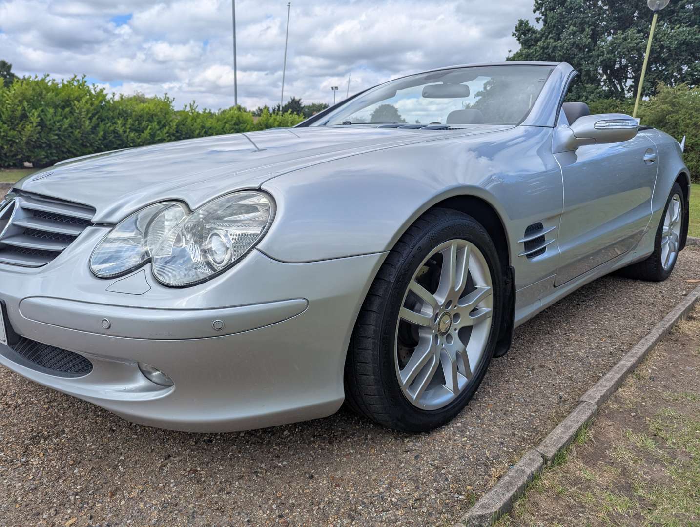 <p>2005 MERCEDES SL 350 AUTO</p>